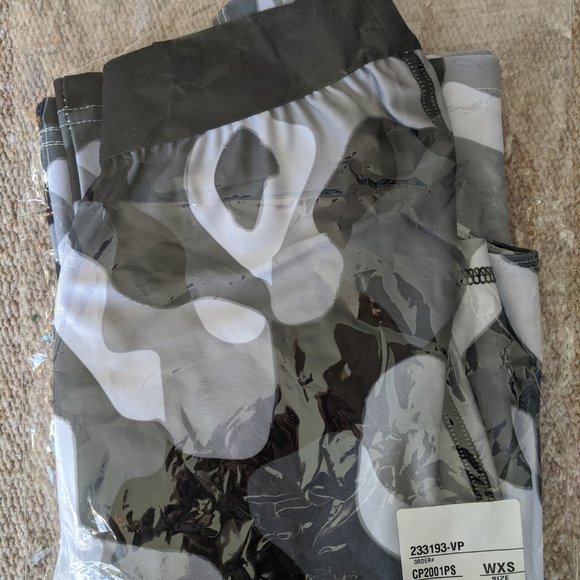 XS Cow Print Yoga Gym Workout Outfit Tank Top Biker Short Set Black Gray White - Picture 16 of 16